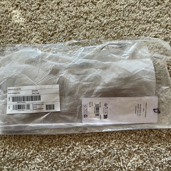 Alo Yoga Airlift Intrigue Bra W9557R - Picture 6 of 6